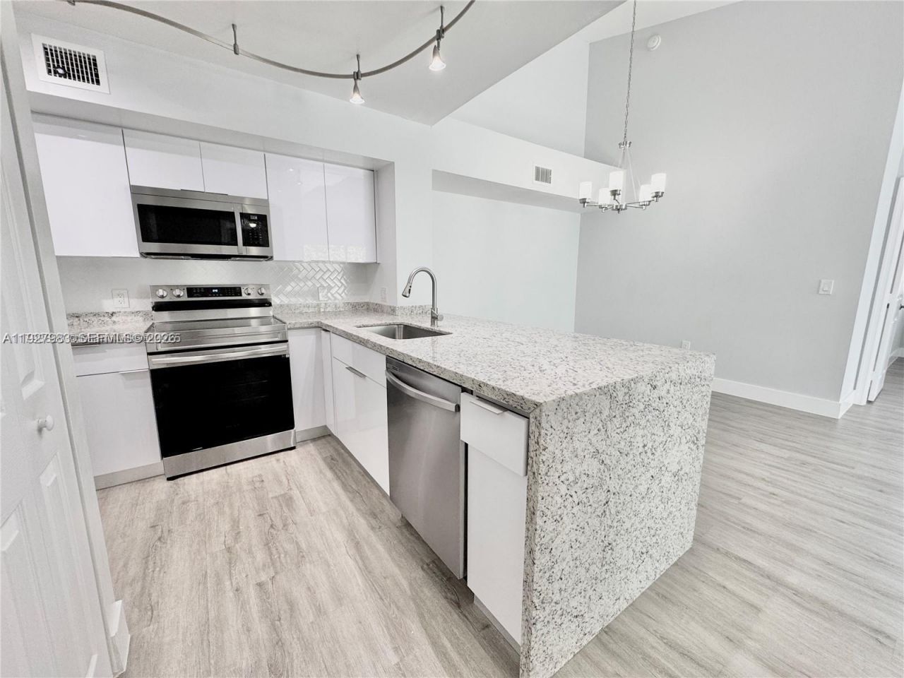 677 SW 111th Ave, Unit 303, Pembroke Pines, FL 33025 Photo