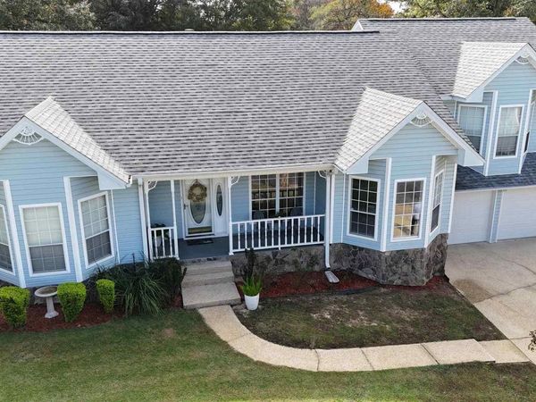 3249 Windmill Cir, Cantonment, FL 32533