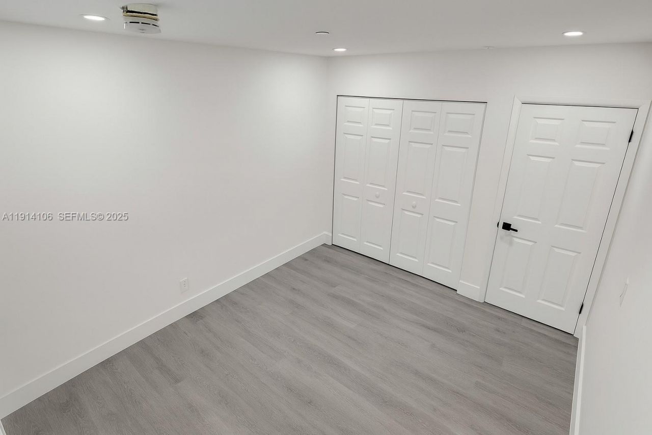 417 NW 2nd Ave, Unit 9, Hallandale Beach, FL 33009 Photo