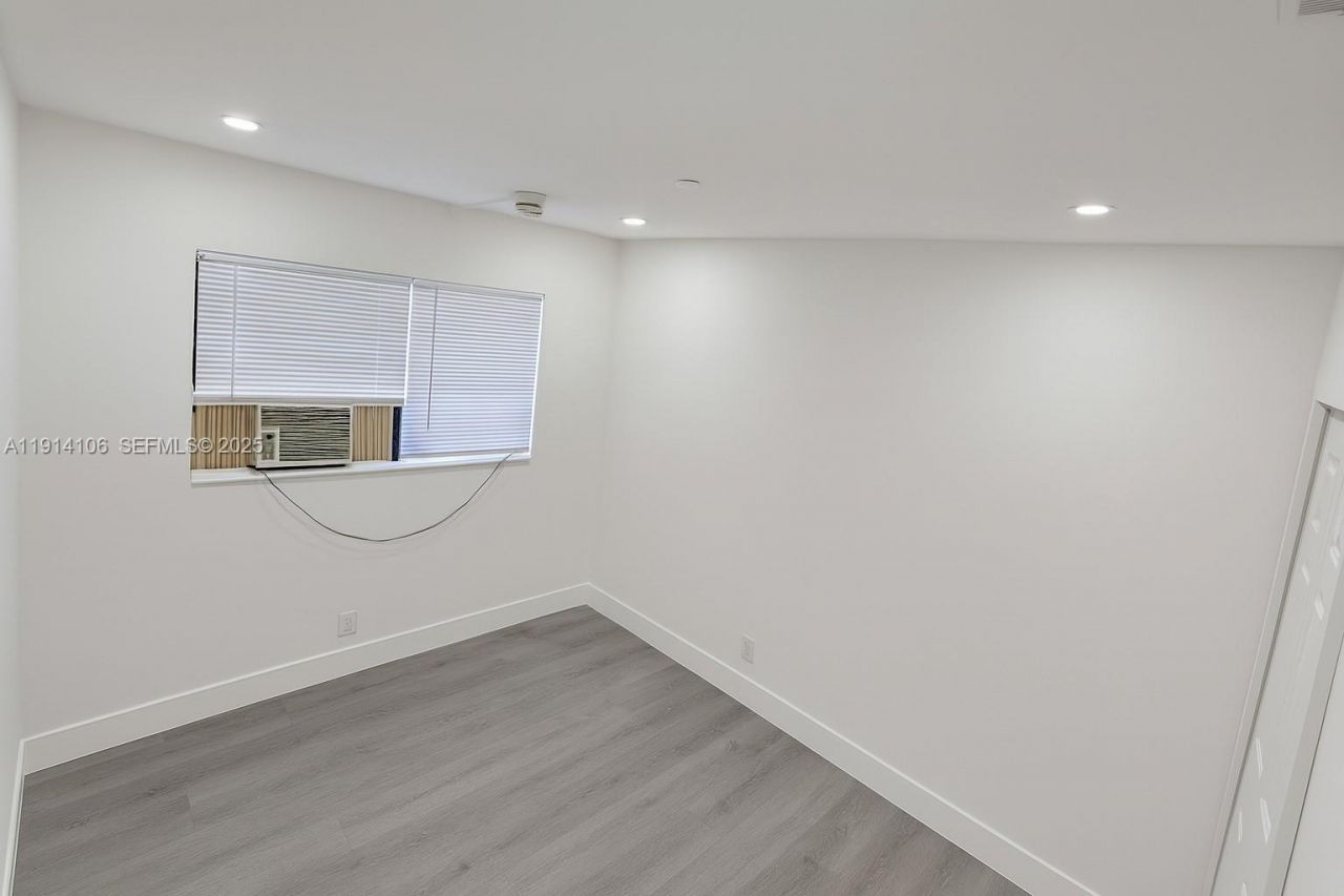 417 NW 2nd Ave, Unit 9, Hallandale Beach, FL 33009 Photo