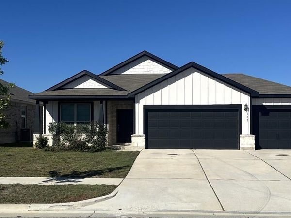 105 Onna ST, Taylor, TX 76574