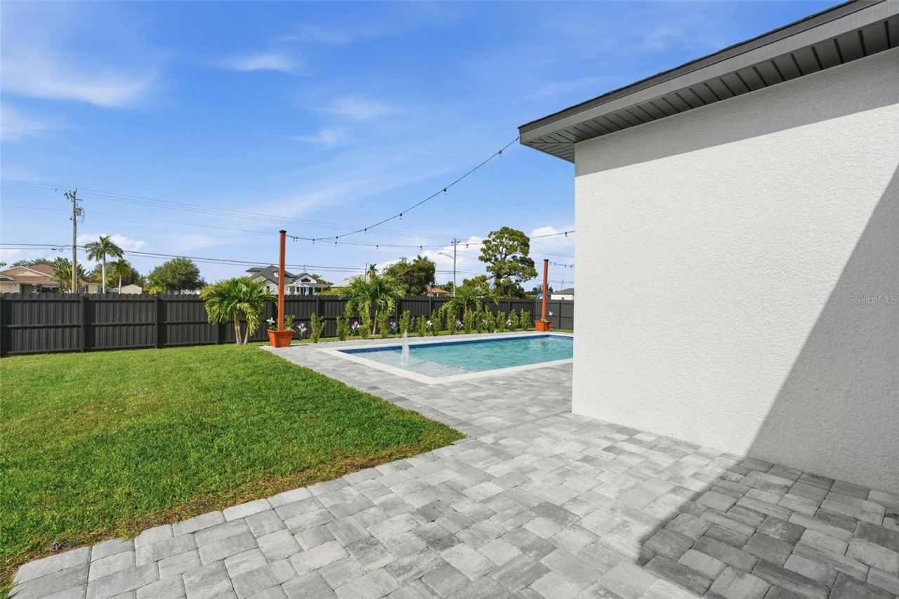 1720 NW 15th Place, Cape Coral, FL 33993 Photo