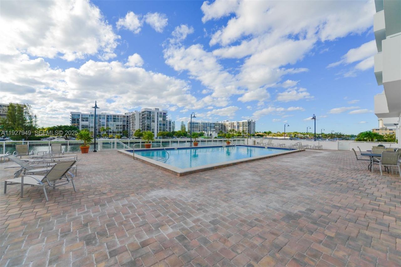 3000 S Ocean Dr, Unit 514, Hollywood, FL 33019 Photo