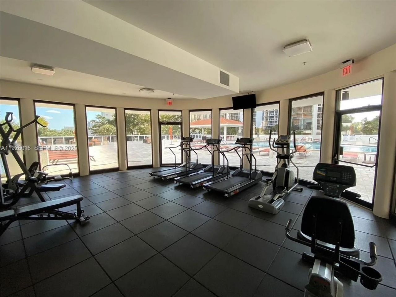 20505 E Country Club Dr, Unit 231, Aventura, FL 33180 Photo