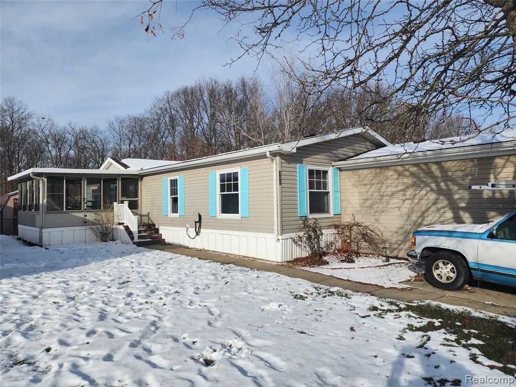 450 Glencoe, Bedford Township, MI 48182 Main Photo