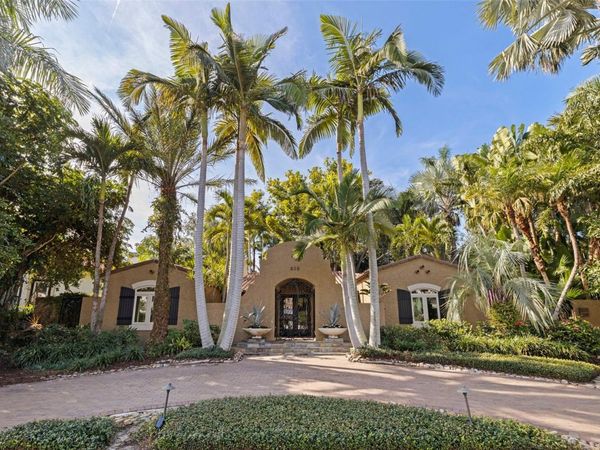 808 BRIGHTWATERS BOULEVARD NE, ST PETERSBURG, FL 33704