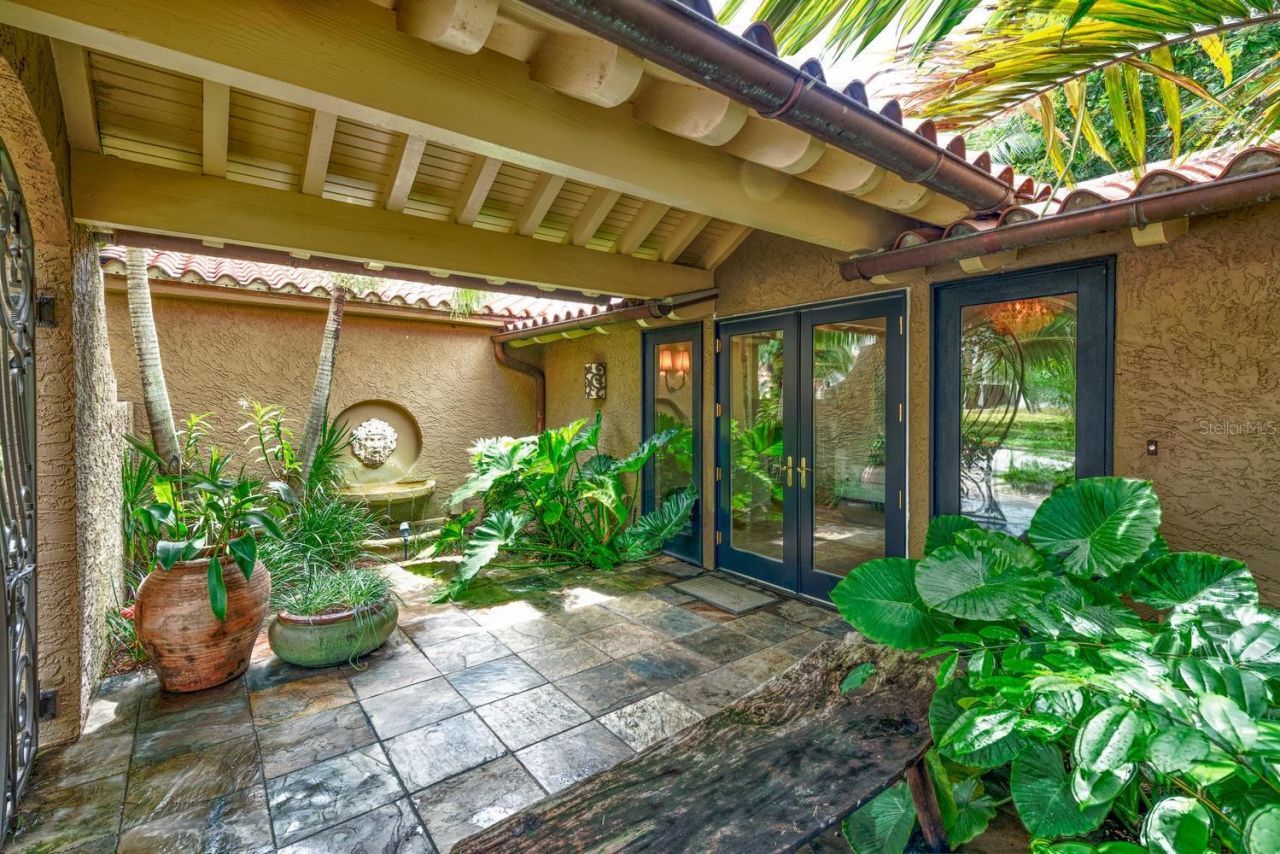 808 Brightwaters Boulevard Ne, Saint Petersburg, FL 33704 Photo