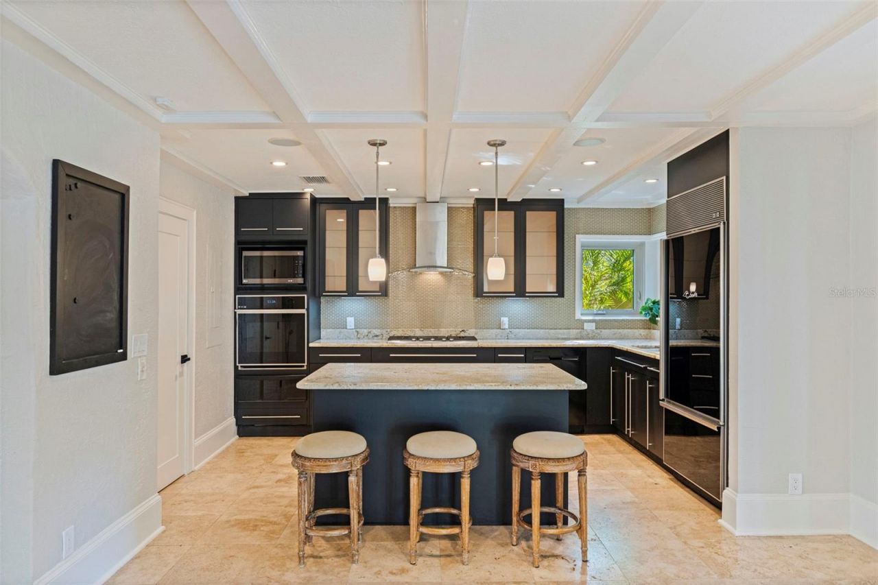 808 Brightwaters Boulevard Ne, Saint Petersburg, FL 33704 Photo