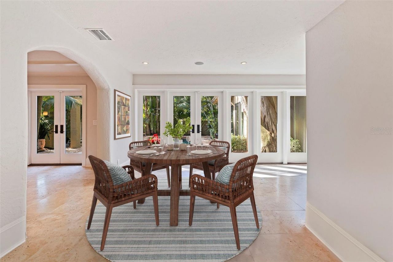 808 Brightwaters Boulevard Ne, Saint Petersburg, FL 33704 Photo