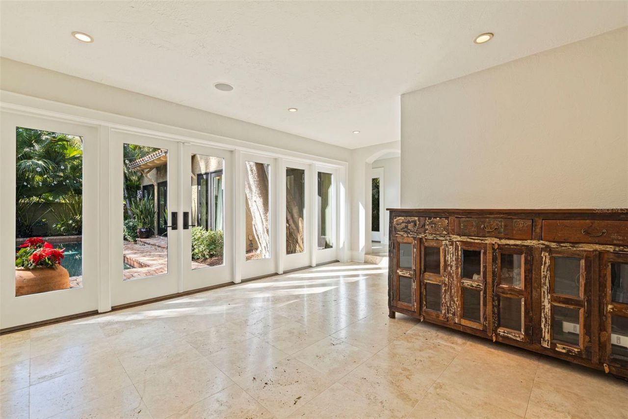 808 Brightwaters Boulevard Ne, Saint Petersburg, FL 33704 Photo