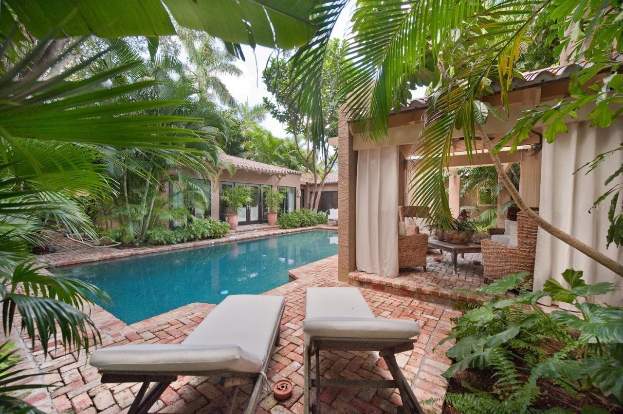 808 Brightwaters Boulevard Ne, Saint Petersburg, FL 33704 Photo