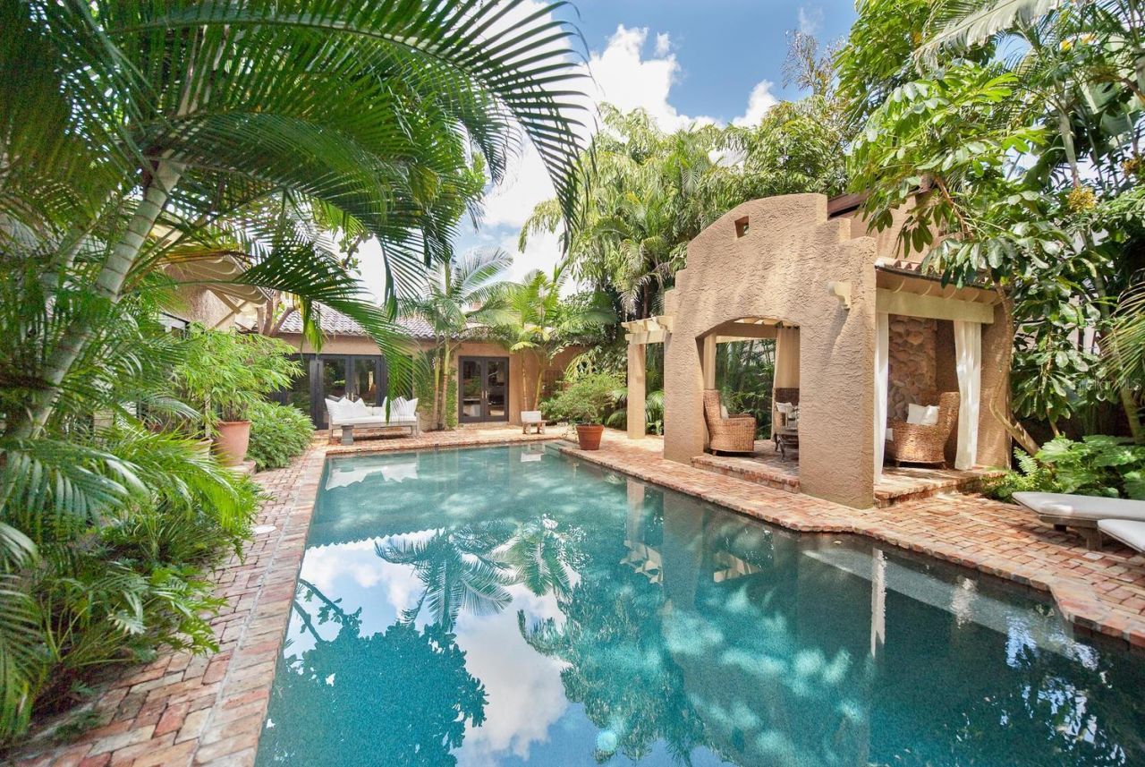 808 Brightwaters Boulevard Ne, Saint Petersburg, FL 33704 Photo