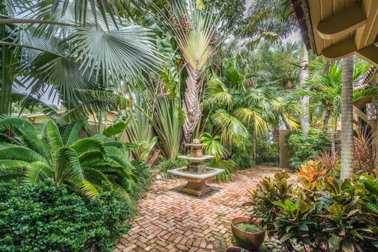 808 Brightwaters Boulevard Ne, Saint Petersburg, FL 33704 Photo