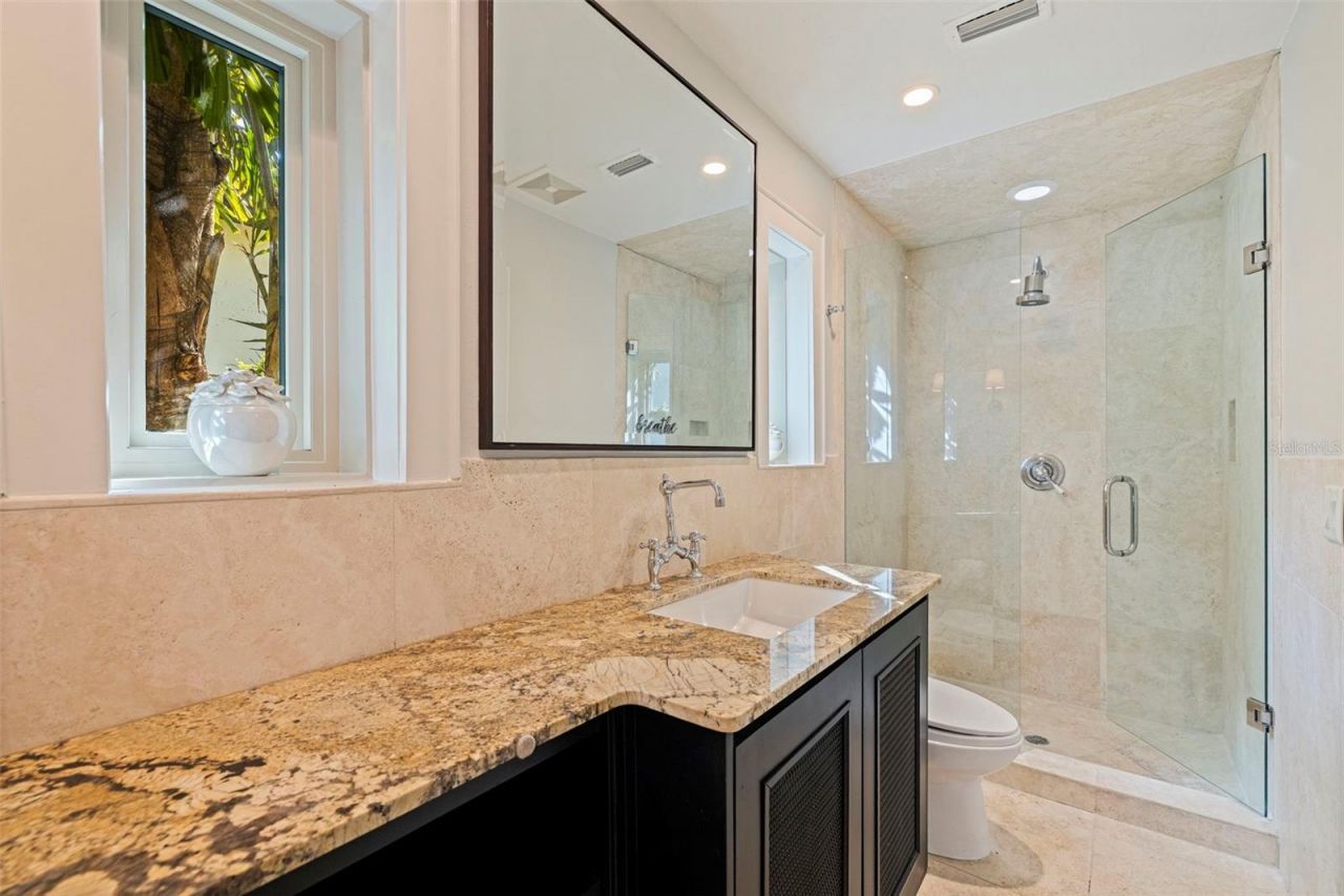 808 Brightwaters Boulevard Ne, Saint Petersburg, FL 33704 Photo