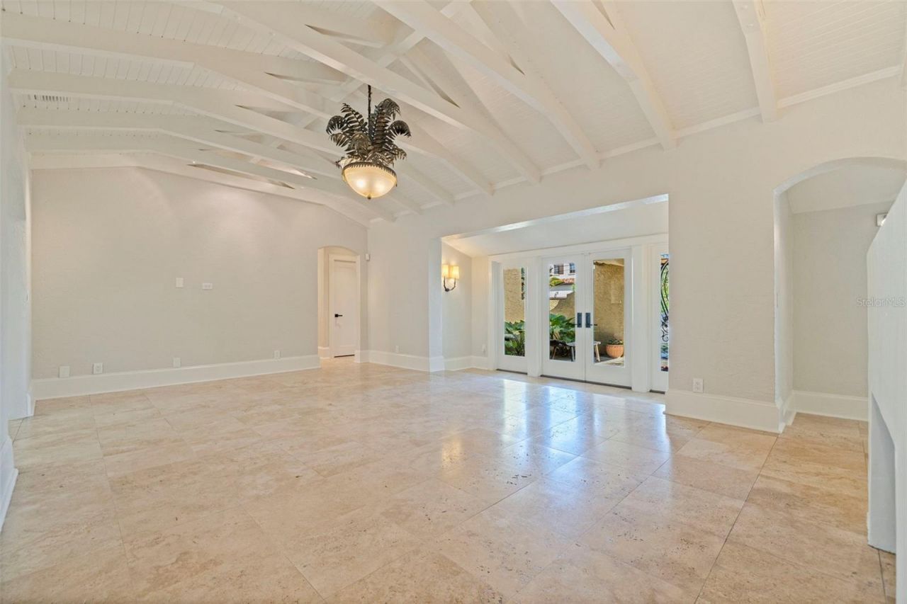 808 Brightwaters Boulevard Ne, Saint Petersburg, FL 33704 Photo