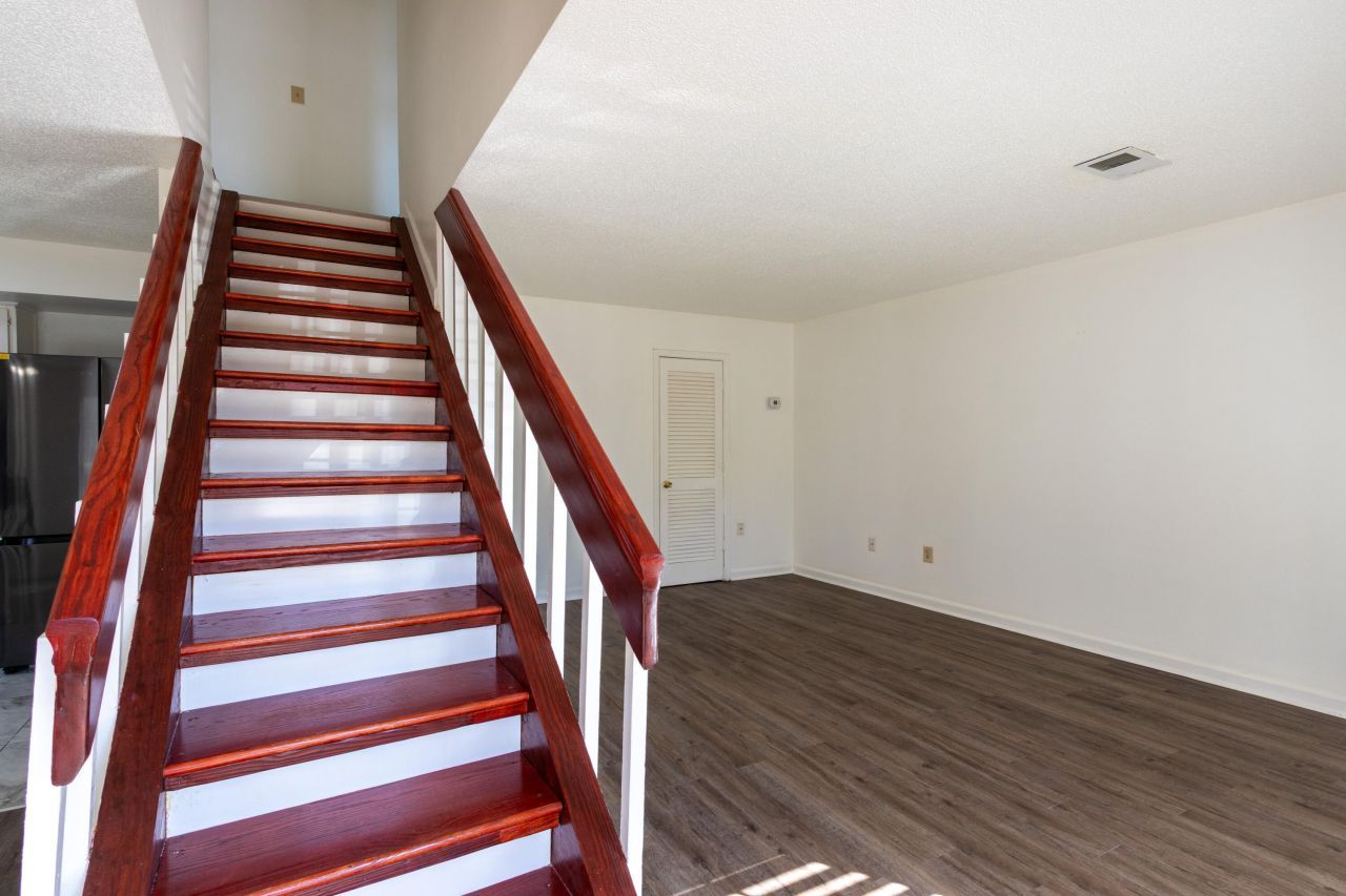 2494 Etiwan Avenue Photo 1