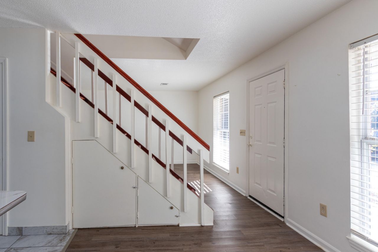 2494 Etiwan Avenue Photo 3