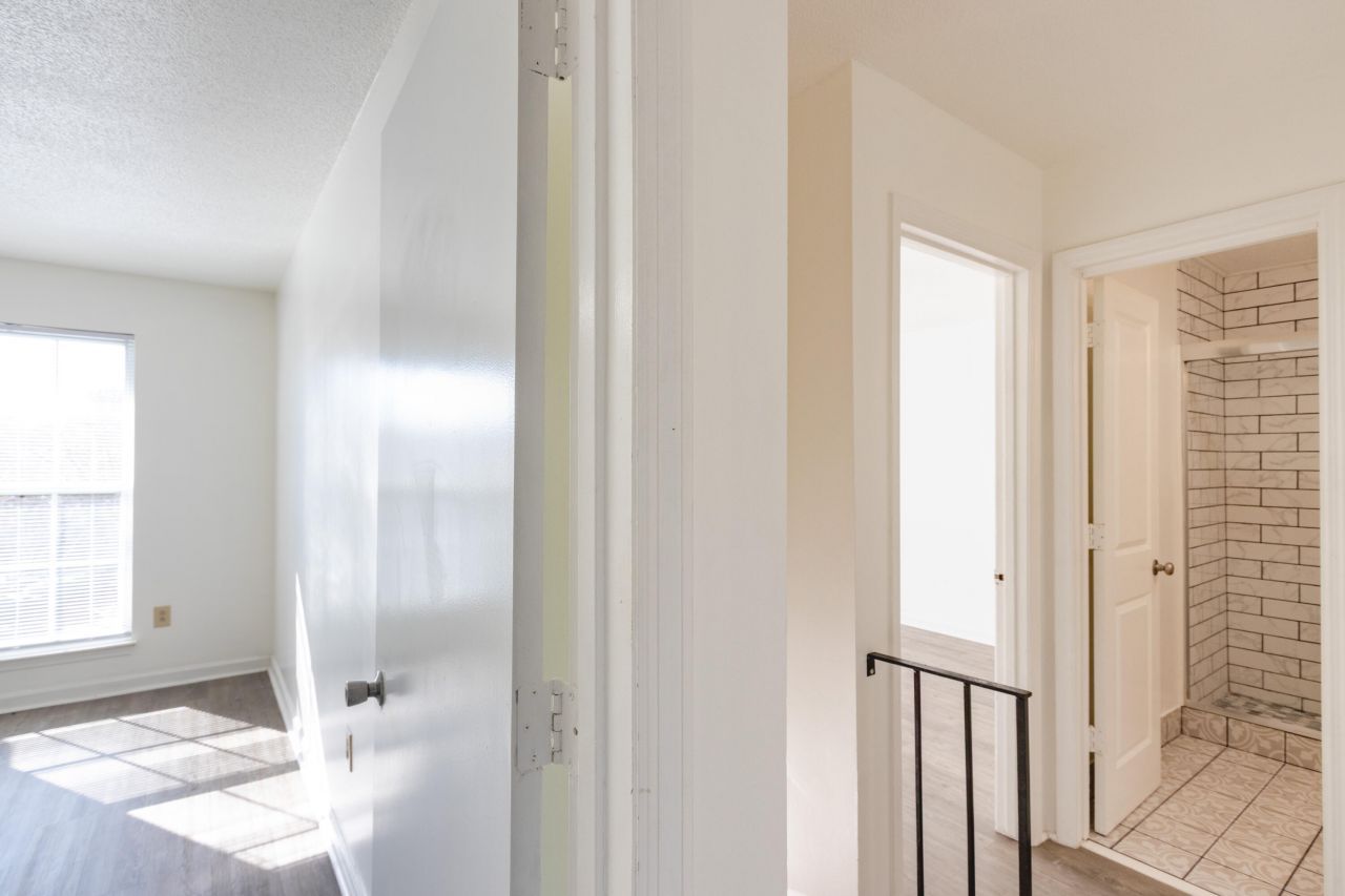 2494 Etiwan Avenue Photo 9