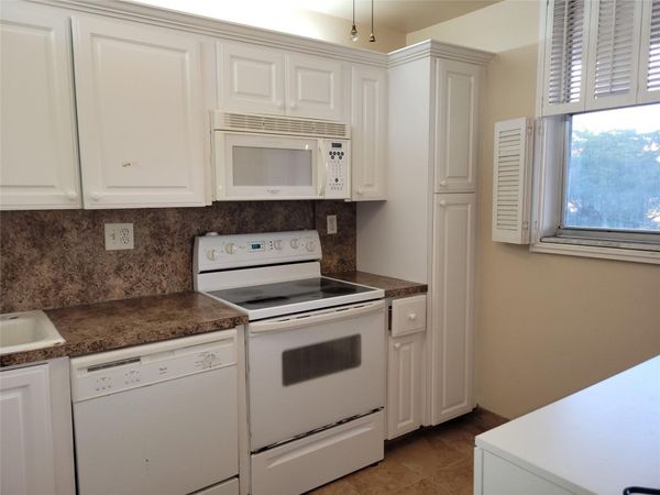 3671 Environ Boulevard, Unit 468, Lauderhill, FL 33319