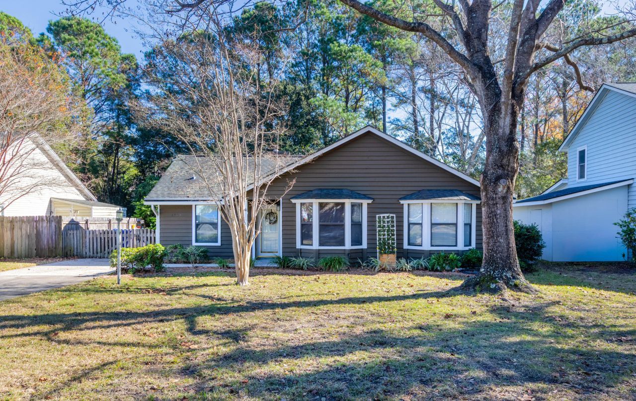1493 E Crossing Lane Photo 2