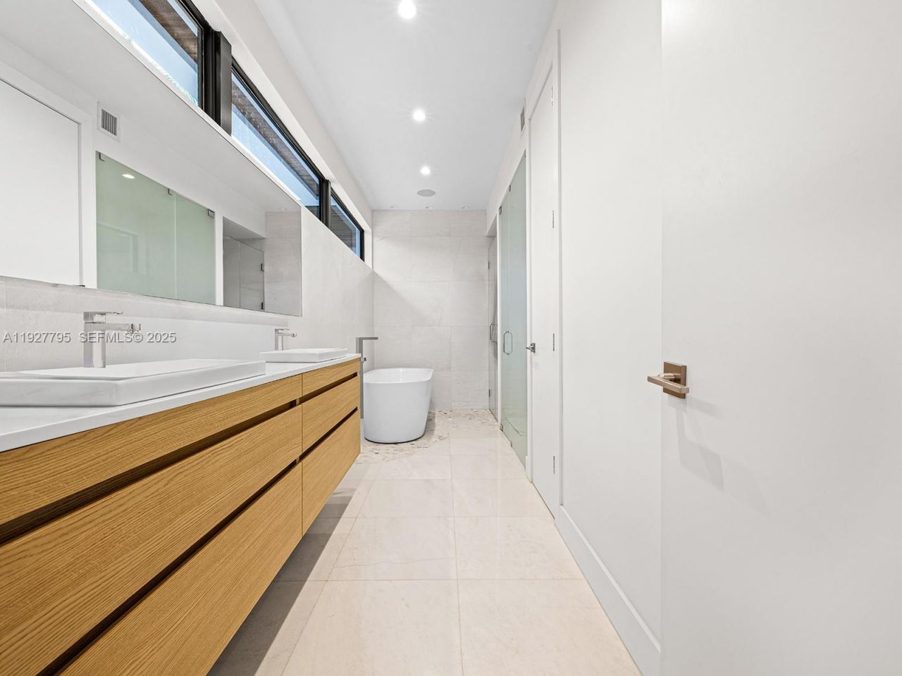 1760 Chucunantah Rd, Miami, FL 33133 Photo