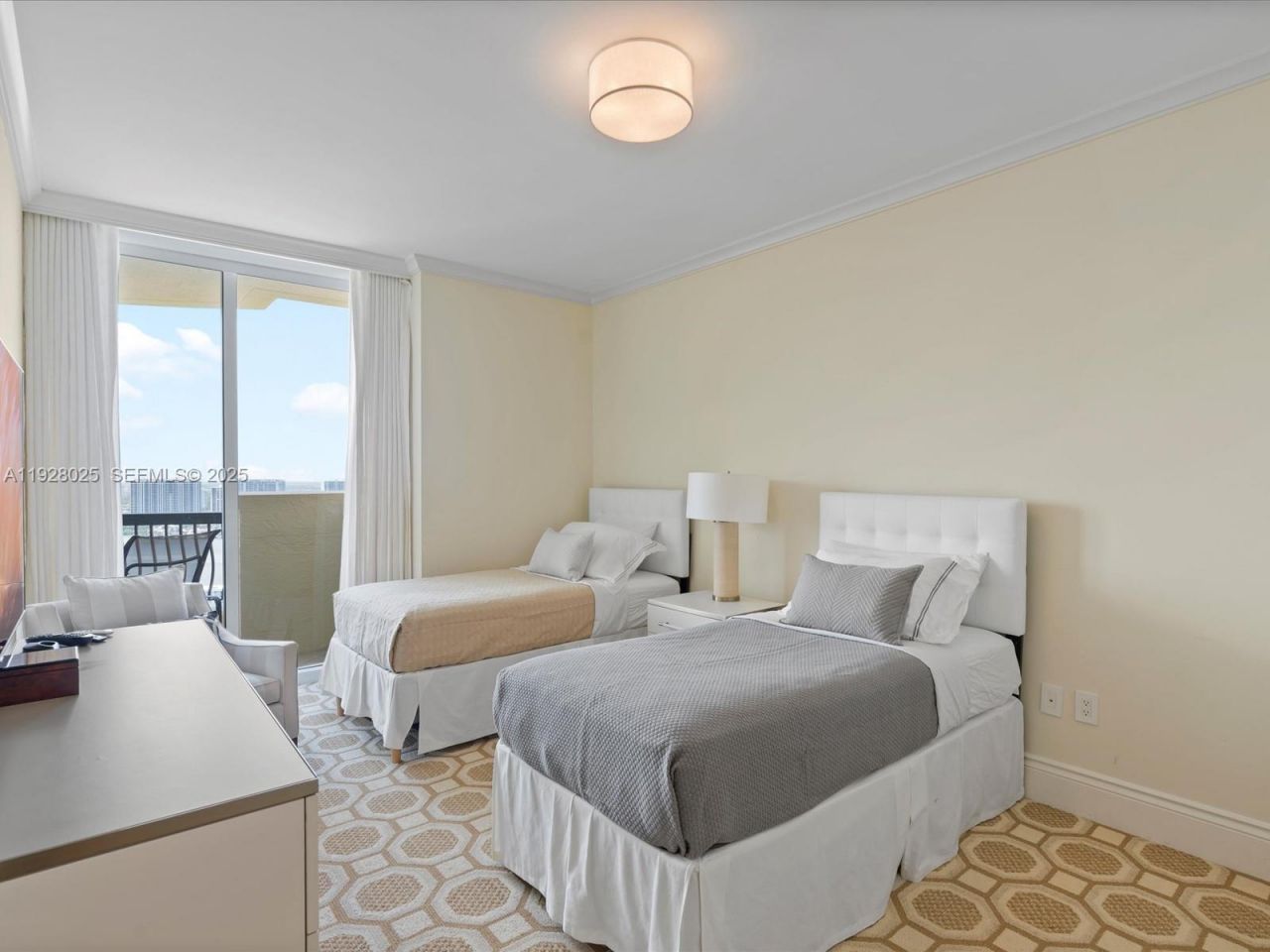 17875 Collins Ave, Unit 3303, Sunny Isles Beach, FL 33160 Photo