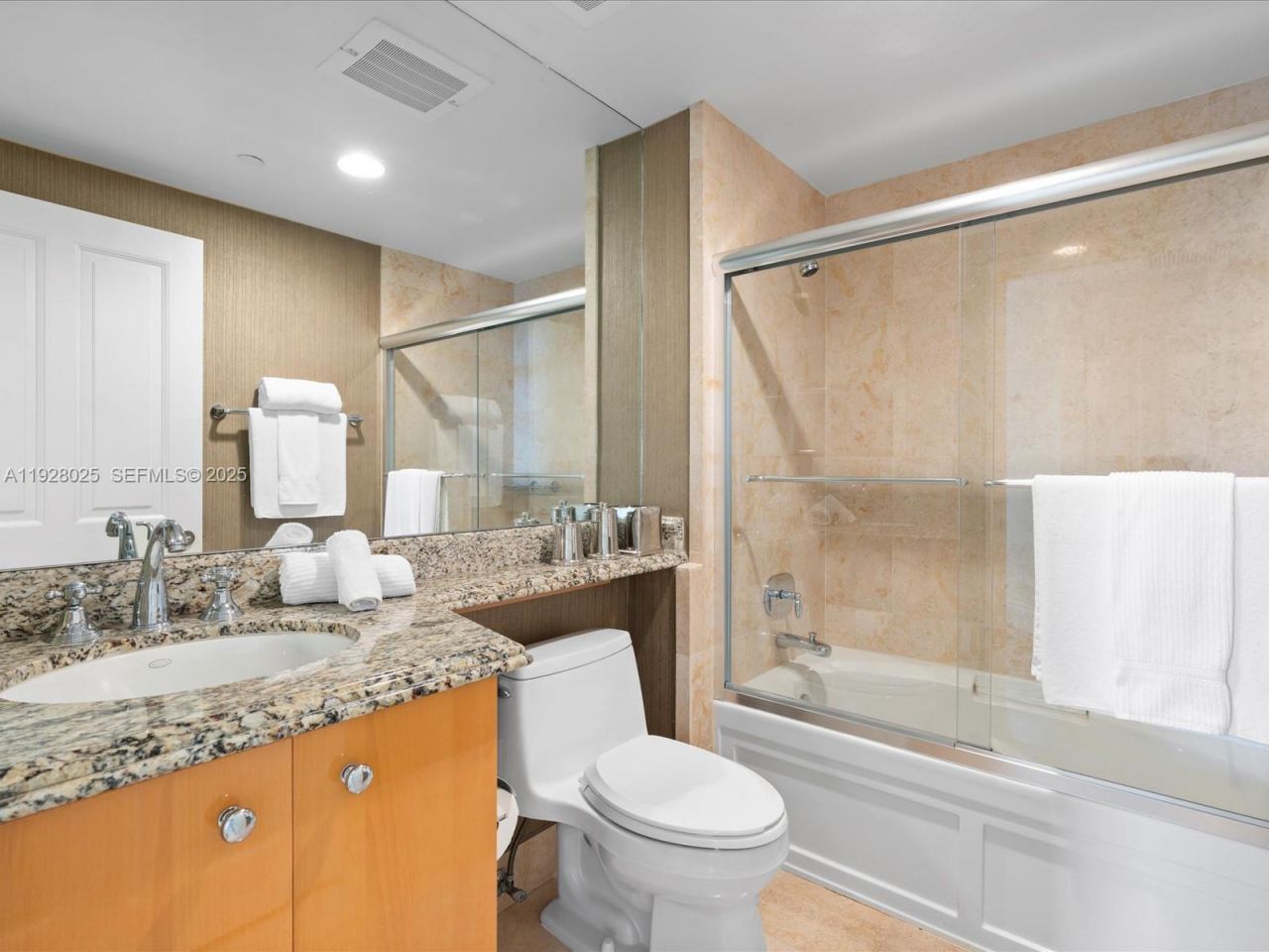 17875 Collins Ave, Unit 3303, Sunny Isles Beach, FL 33160 Photo