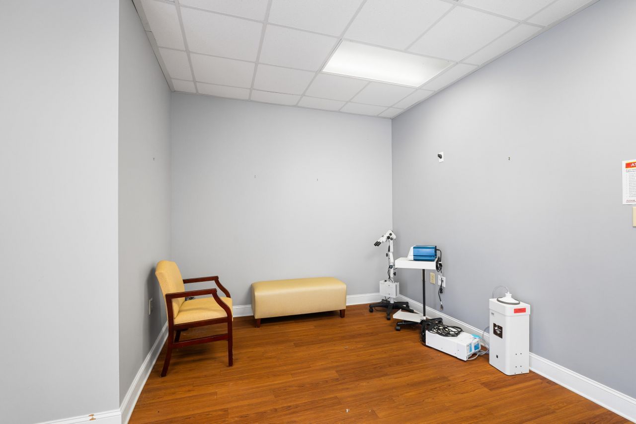 3400 Salterbeck Street Photo 10