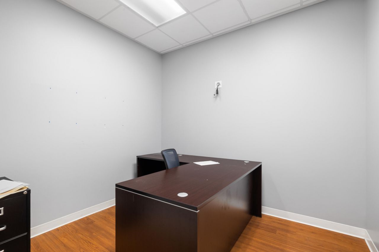 3400 Salterbeck Street Photo 8