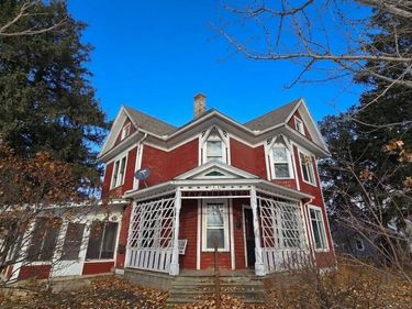 315 W Newburg Avenue, Mabel, MN 55954