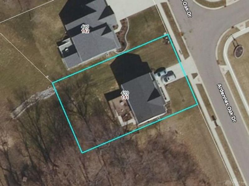 1667 Ardennes Oak Drive, Bellbrook, OH 45305 Photo 2