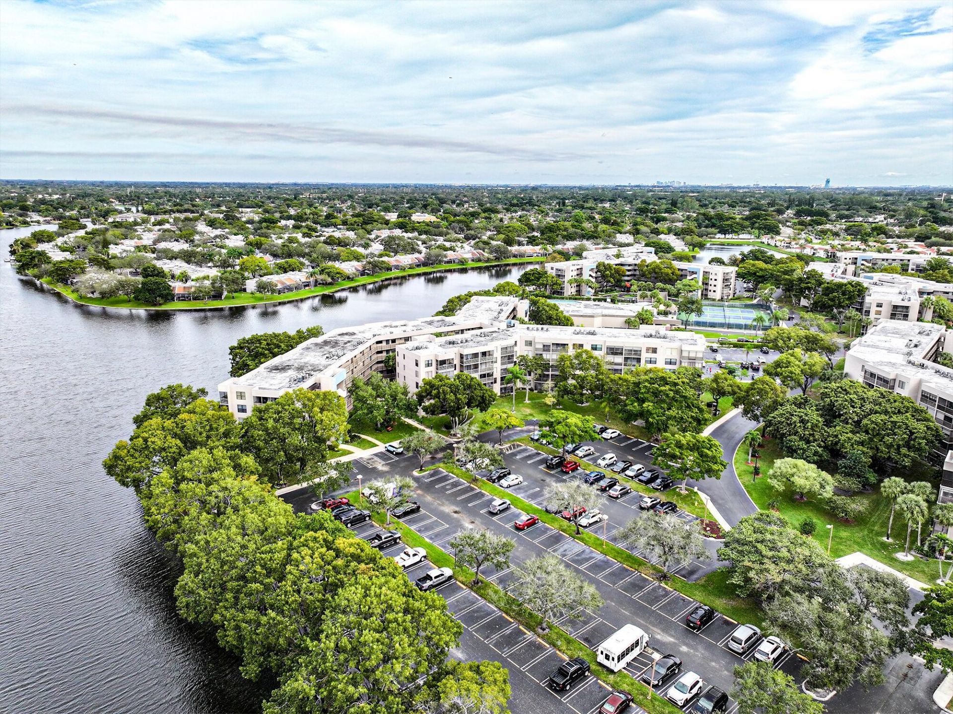 1100 Colony Point Circle Circle, Unit 415, Pembroke Pines, FL 33026 Photo