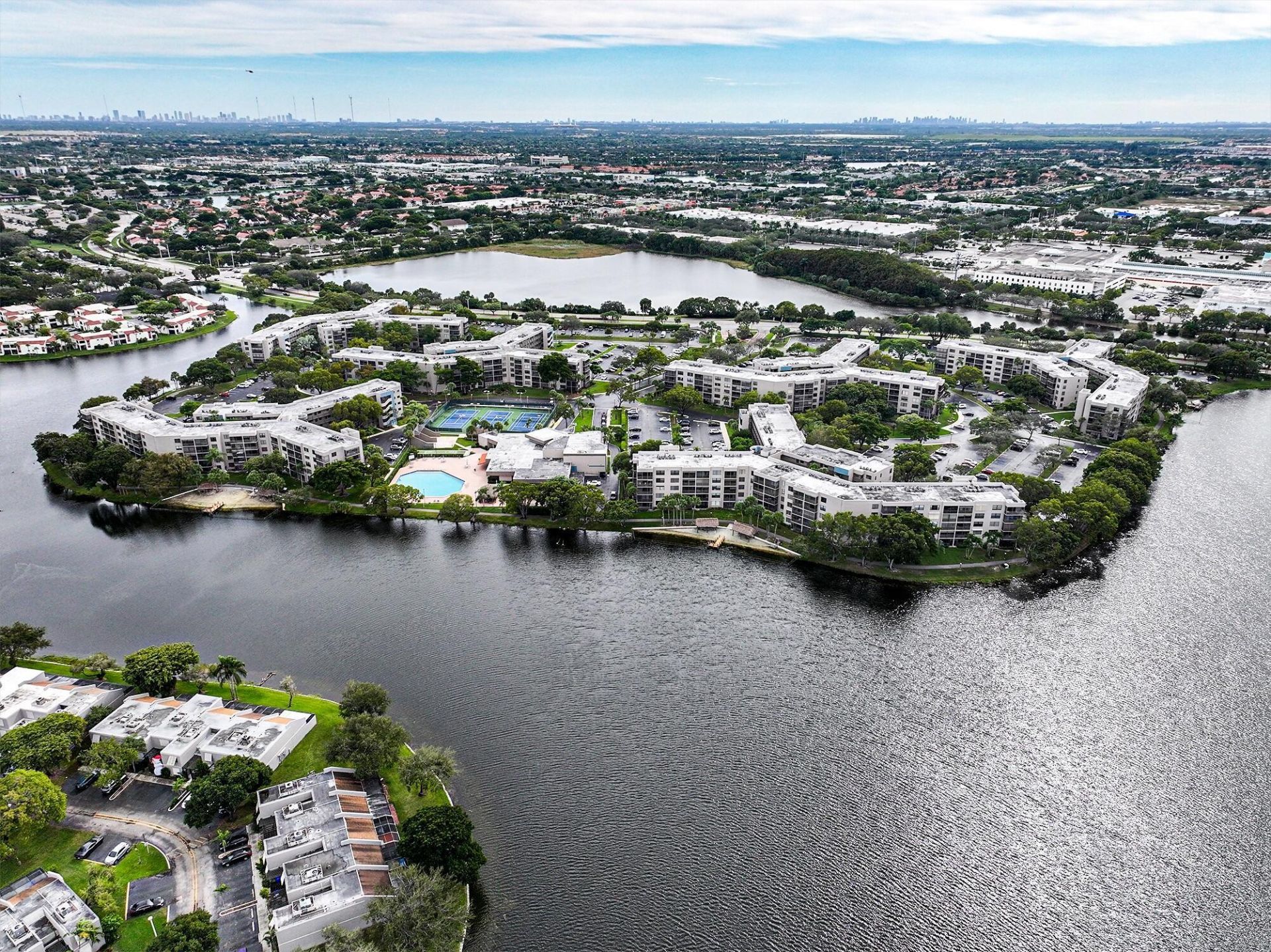 1100 Colony Point Circle Circle, Unit 415, Pembroke Pines, FL 33026 Photo