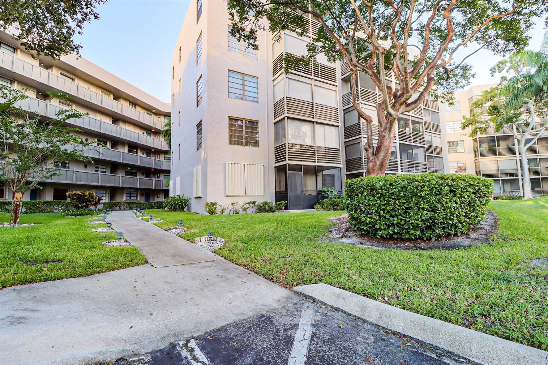 1100 Colony Point Circle Circle, Unit 415, Pembroke Pines, FL 33026 Photo