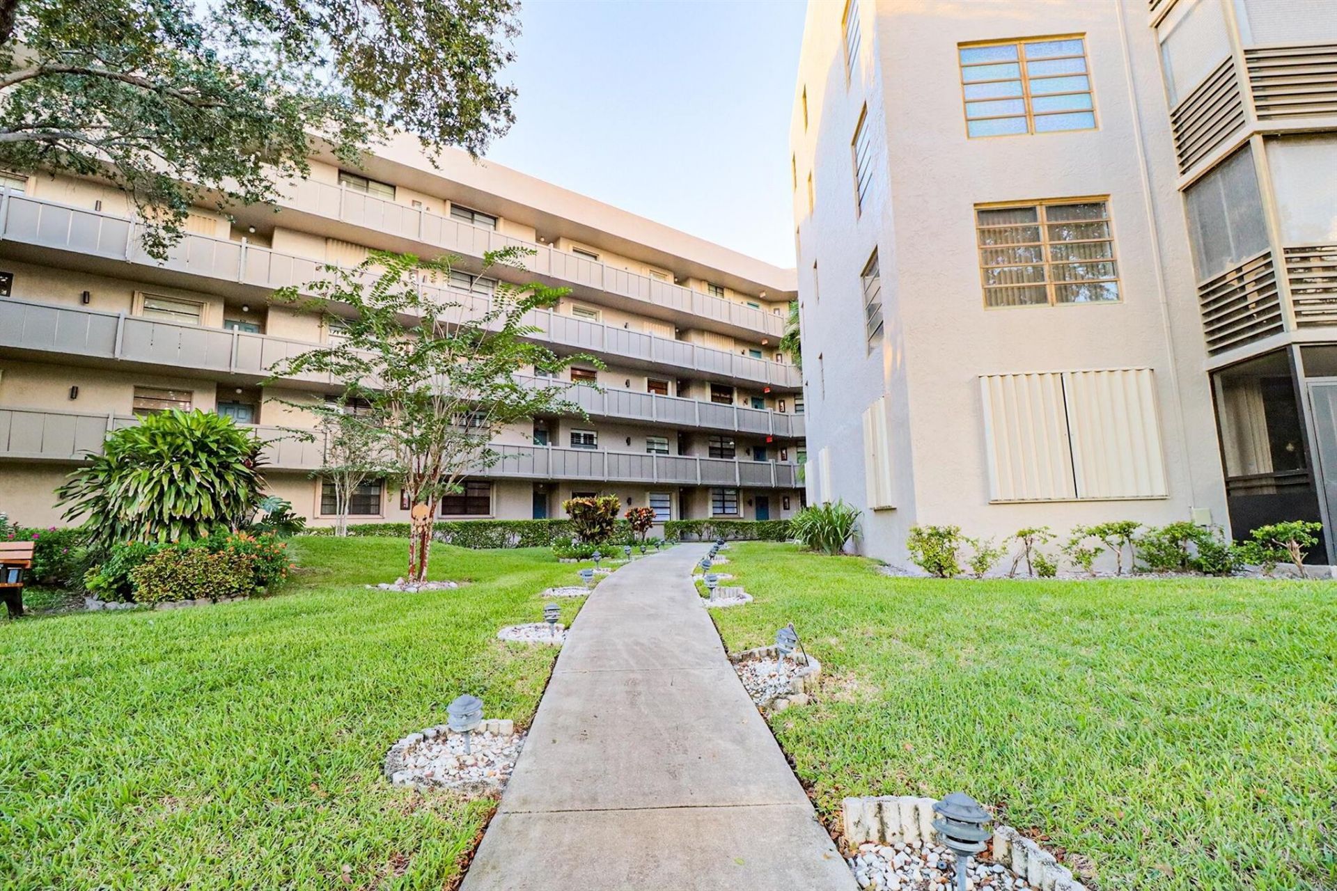 1100 Colony Point Circle Circle, Unit 415, Pembroke Pines, FL 33026 Photo