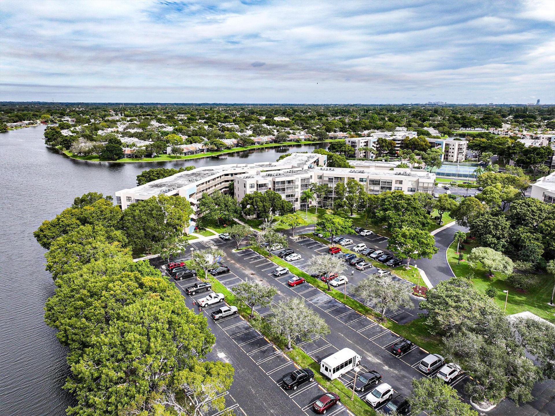 1100 Colony Point Circle Circle, Unit 415, Pembroke Pines, FL 33026 Photo