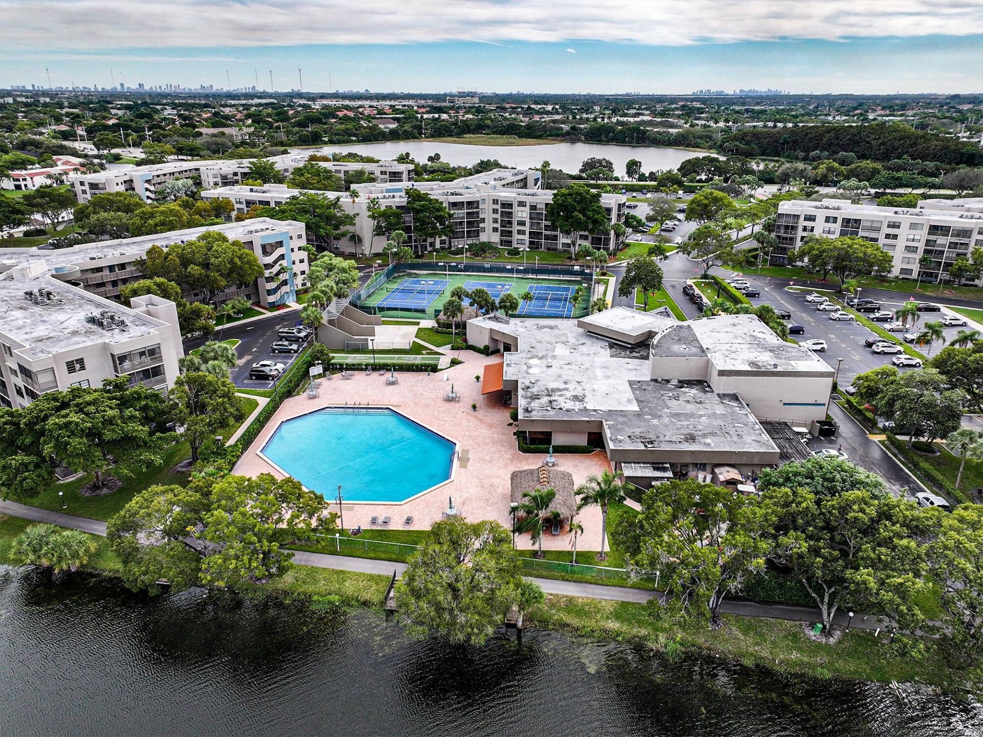 1100 Colony Point Circle Circle, Unit 415, Pembroke Pines, FL 33026 Photo