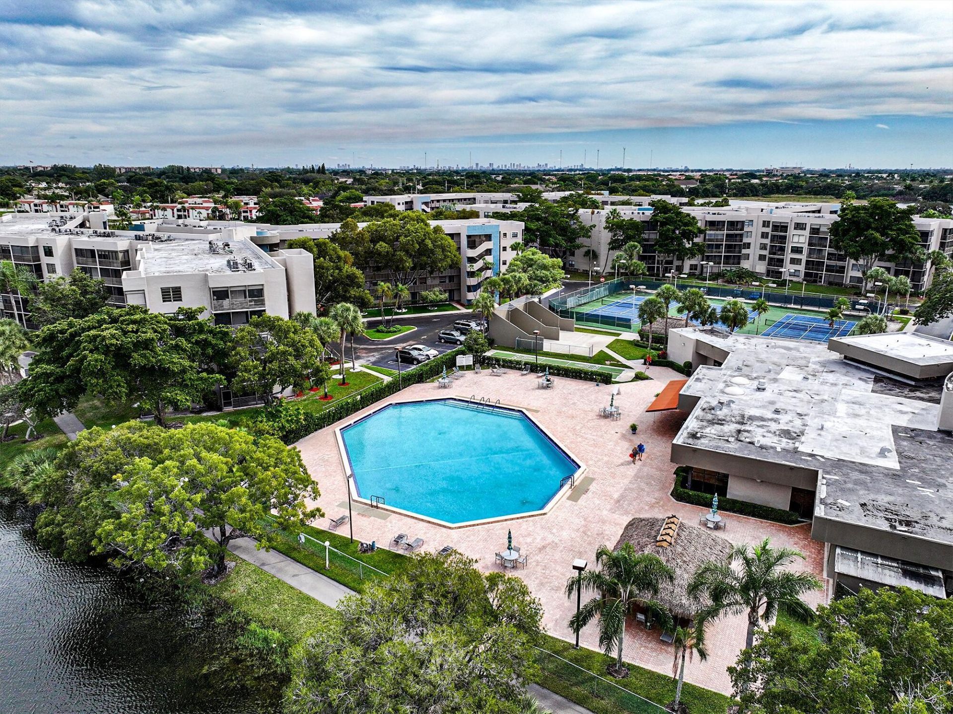 1100 Colony Point Circle Circle, Unit 415, Pembroke Pines, FL 33026 Photo