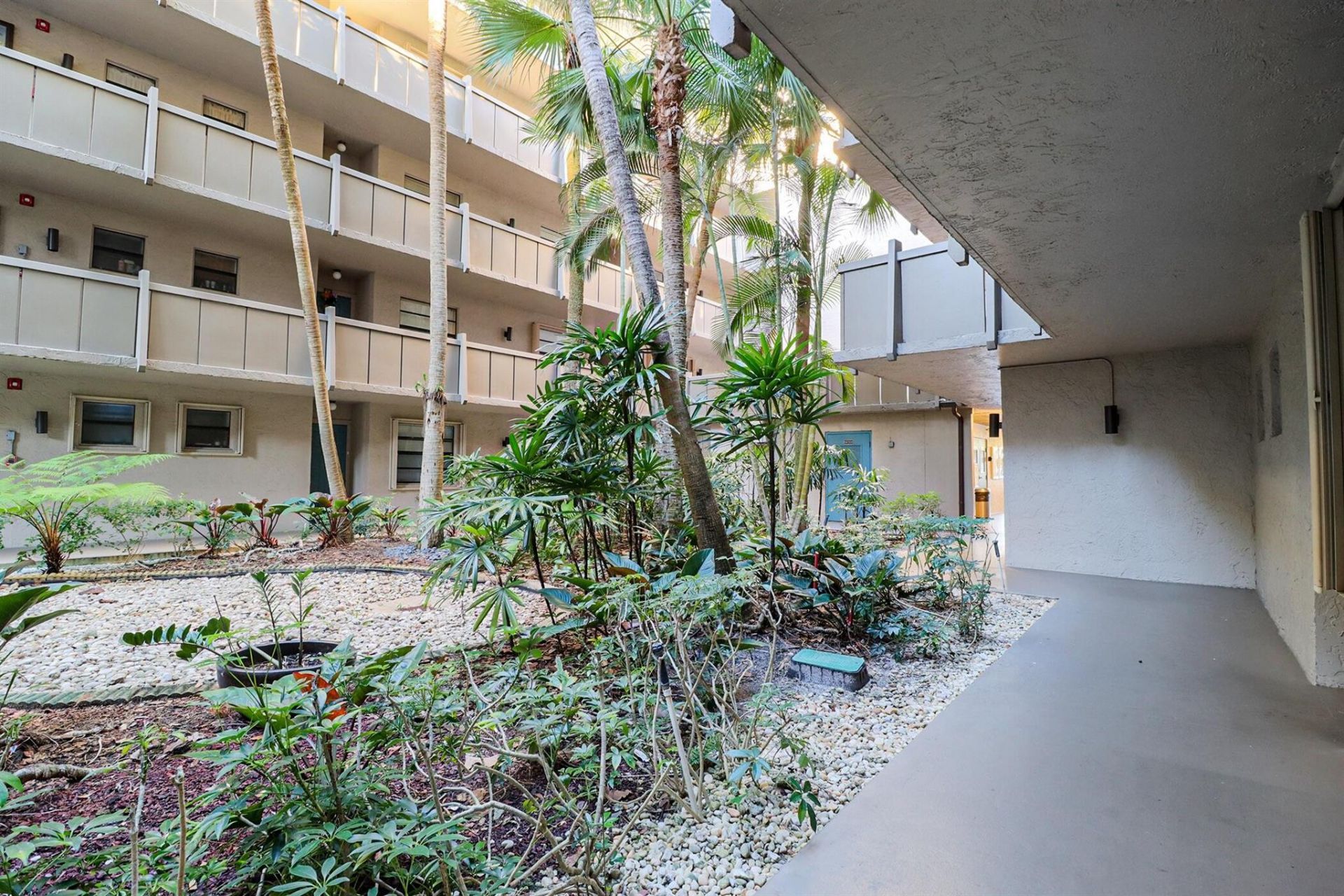 1100 Colony Point Circle Circle, Unit 415, Pembroke Pines, FL 33026 Photo