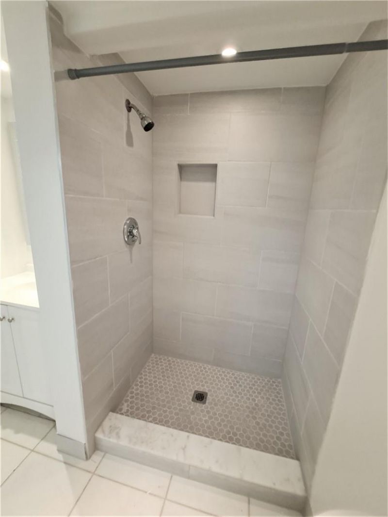 8040 N Colony Circle, Unit 105, Tamarac, FL 33321 Photo