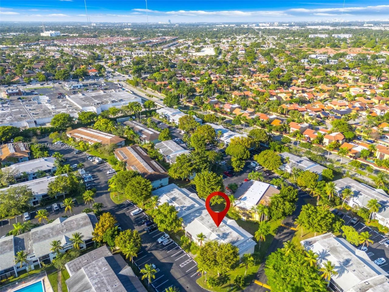 907 NE 199th St, Unit 101, Miami, FL 33179 Photo