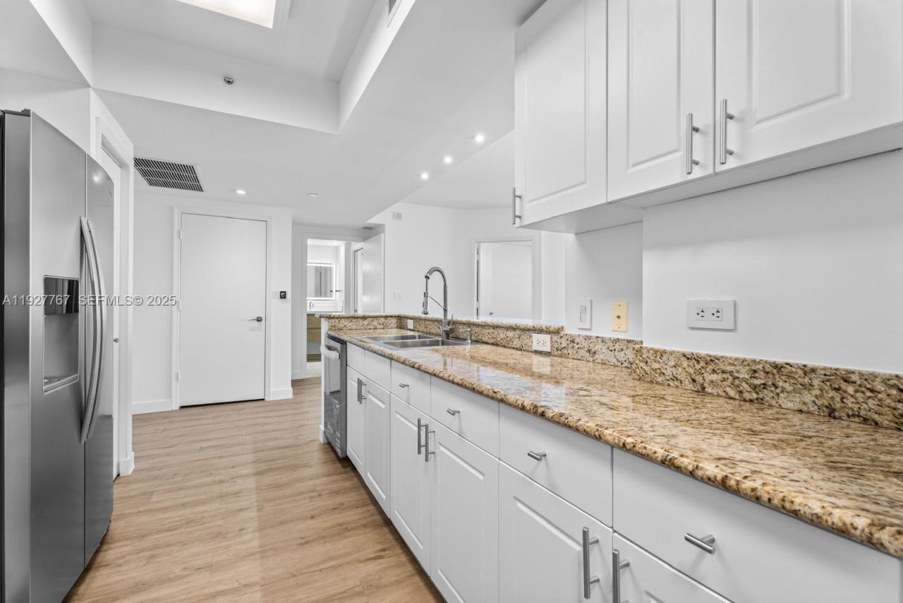 19501 W Country Club Dr, Unit 1710, Aventura, FL 33180 Photo