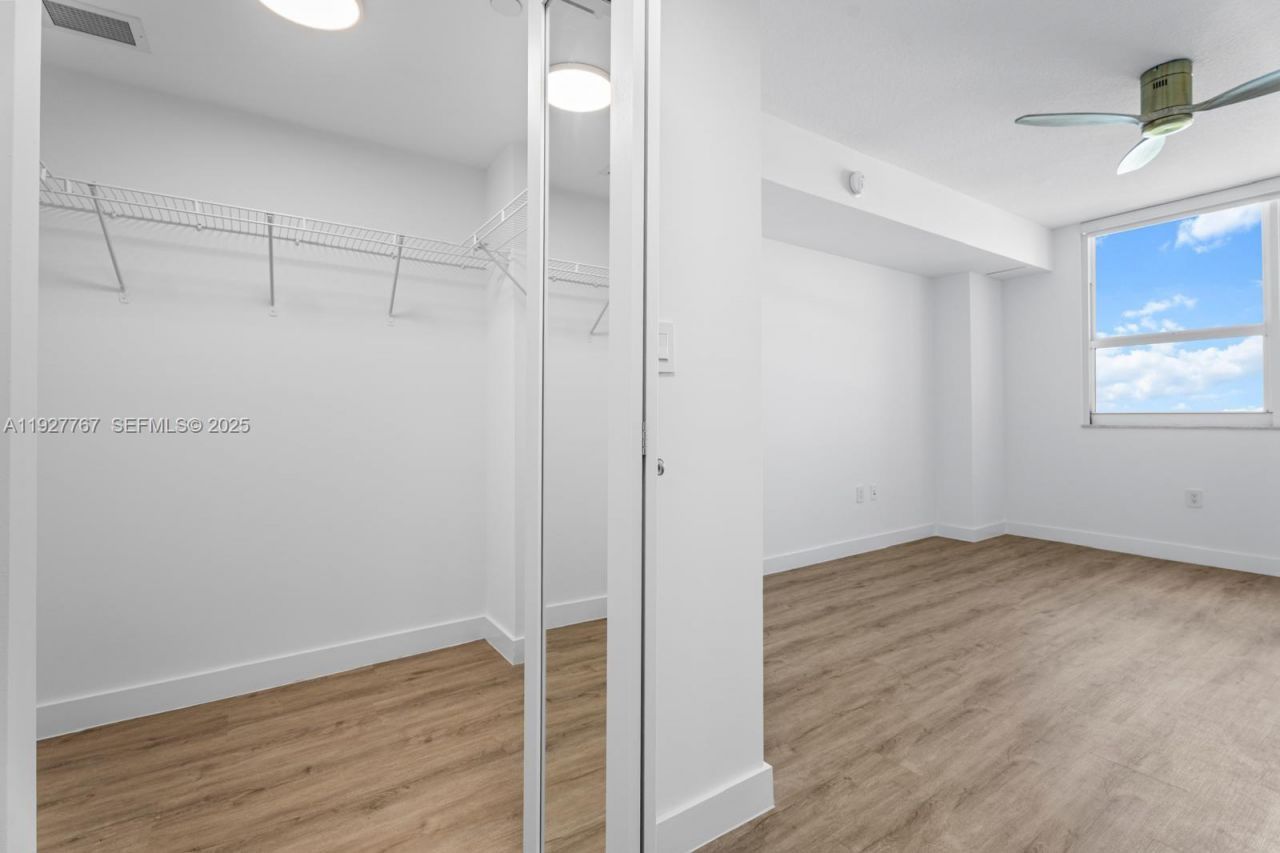 19501 W Country Club Dr, Unit 1710, Aventura, FL 33180 Photo