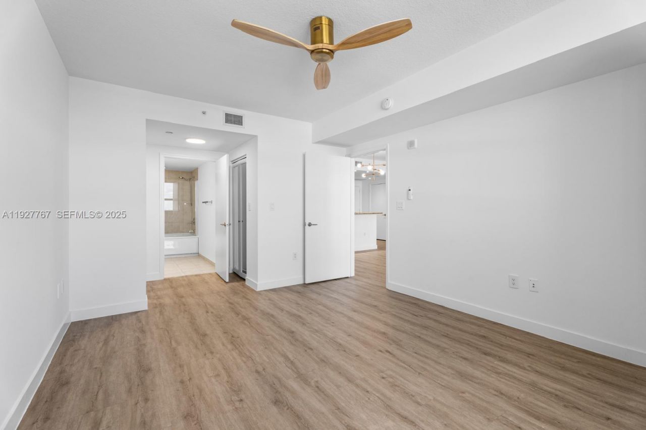 19501 W Country Club Dr, Unit 1710, Aventura, FL 33180 Photo