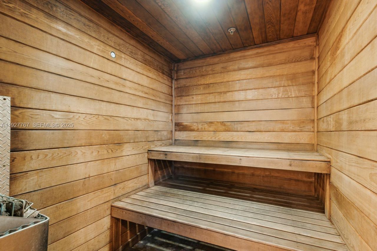 19501 W Country Club Dr, Unit 1710, Aventura, FL 33180 Photo