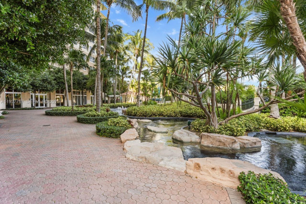 19501 W Country Club Dr, Unit 1710, Aventura, FL 33180 Photo