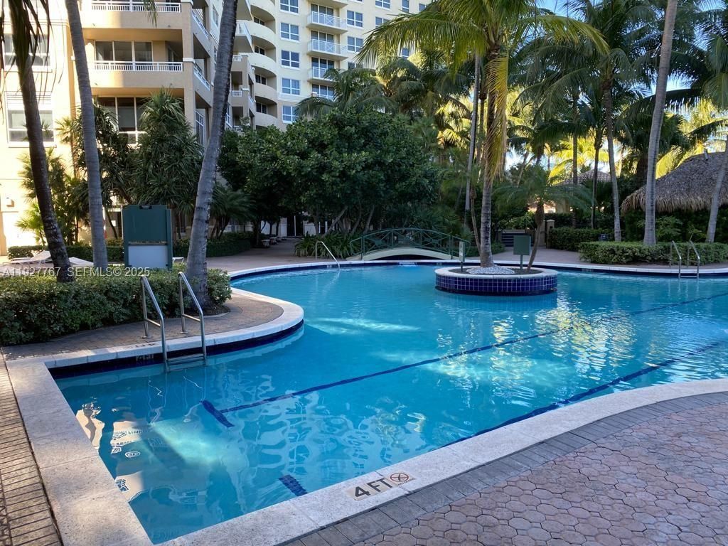 19501 W Country Club Dr, Unit 1710, Aventura, FL 33180 Photo