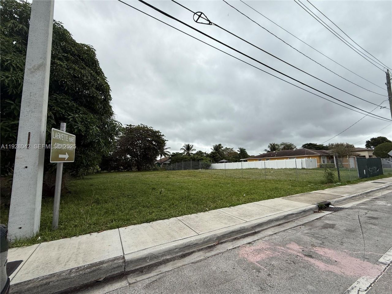 8 NW 8th St, Fort Lauderdale, FL 33311 Photo