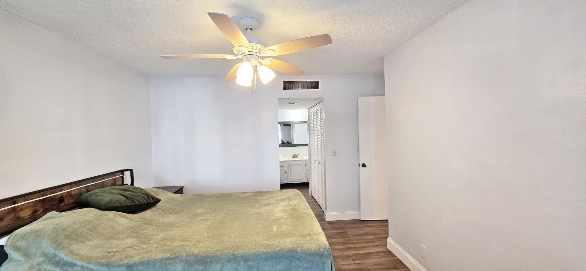 2601 Boundbrook Boulevard, Unit 206, Palm Springs, FL 33406 Photo