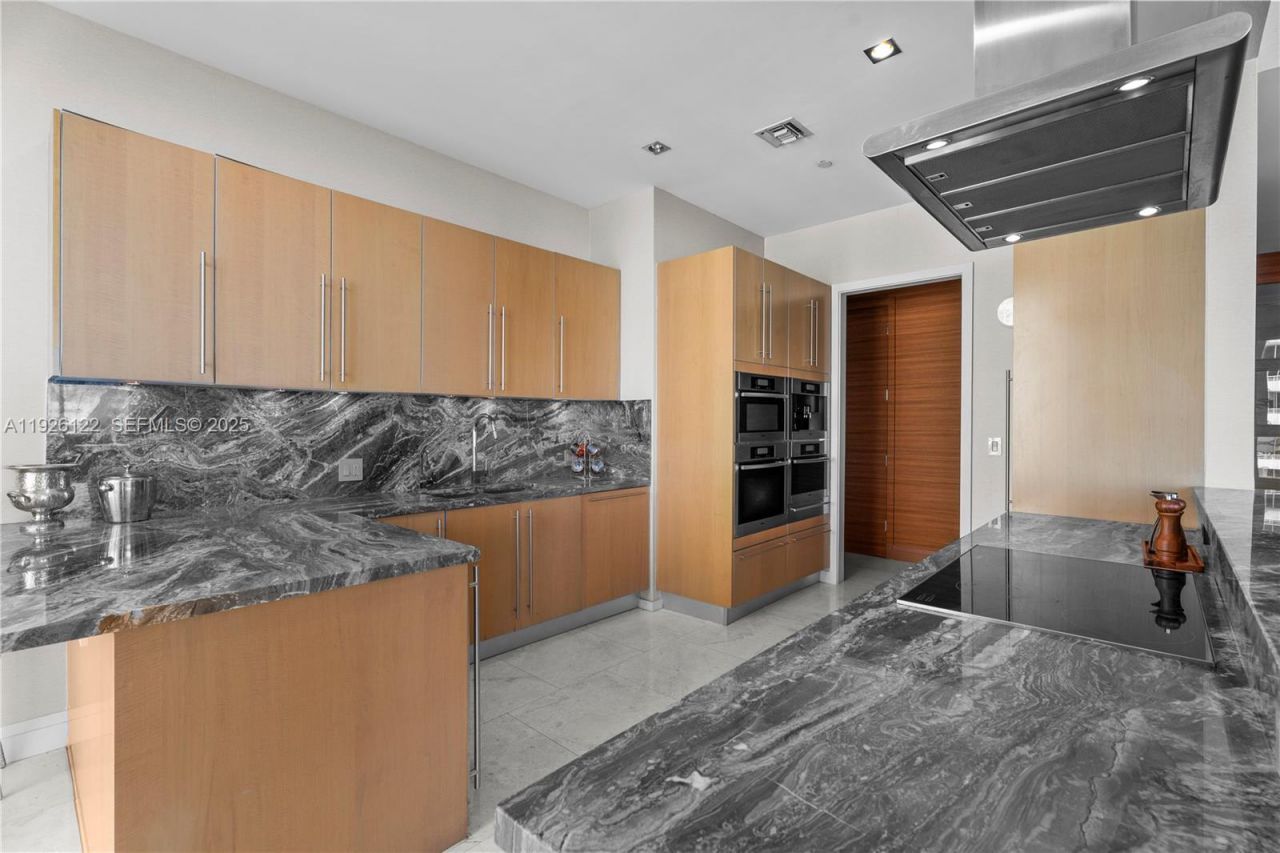 900 Brickell Key Blvd, Unit 803, Miami, FL 33131 Photo